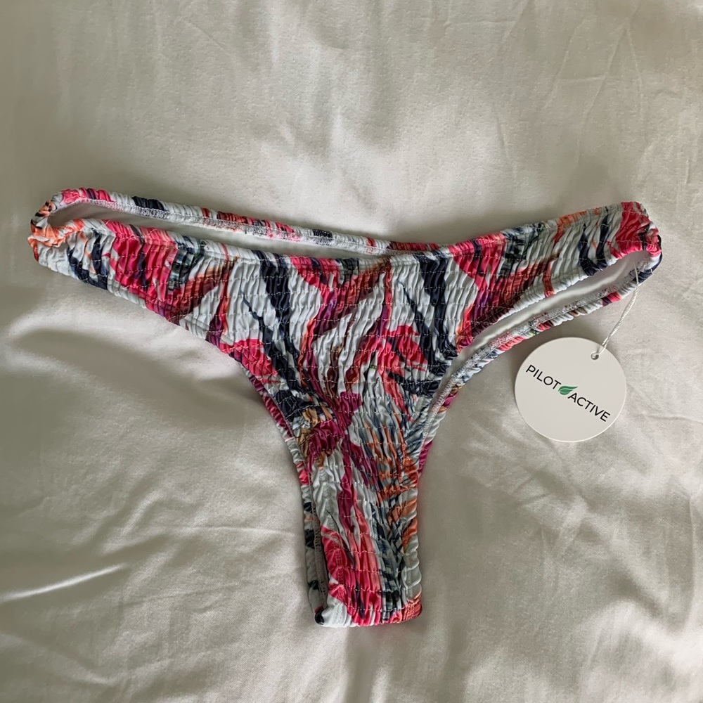 Bikini Bottoms - Picture 6 of 6